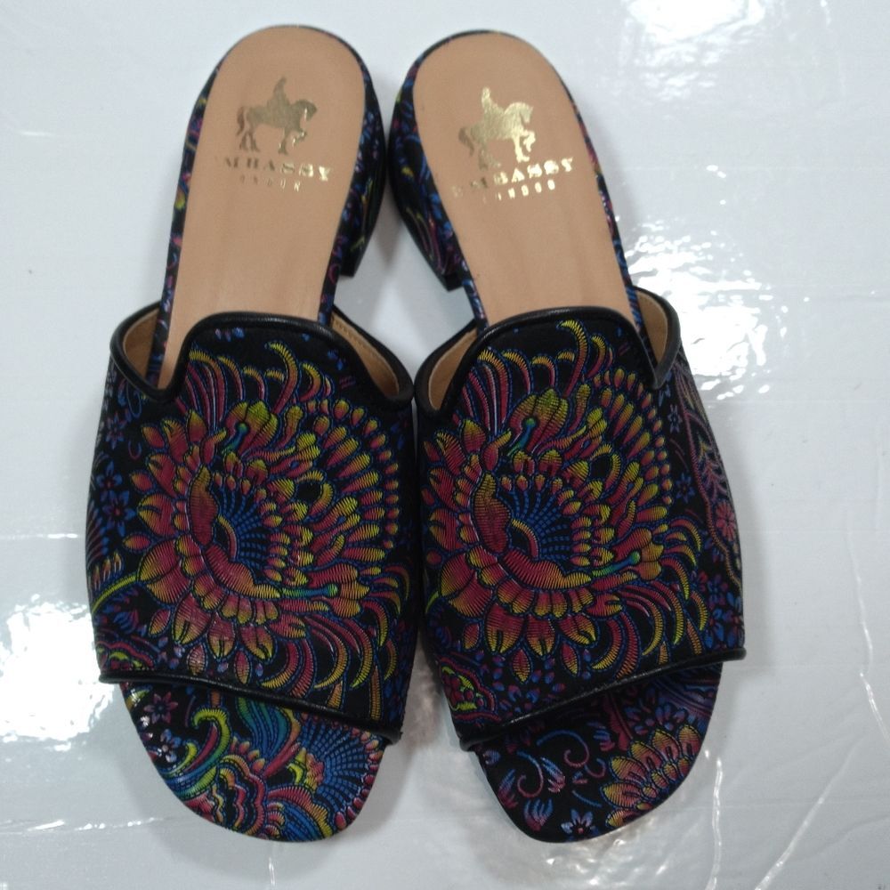 Embassy London women's slid on sandals